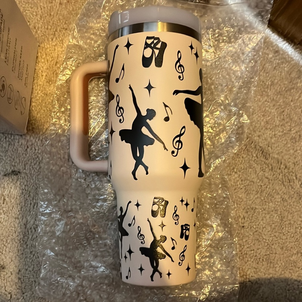 DANCE 💃 CUP Comfy lux 40 ounce Tumblr with handle with ballet dancer all over it